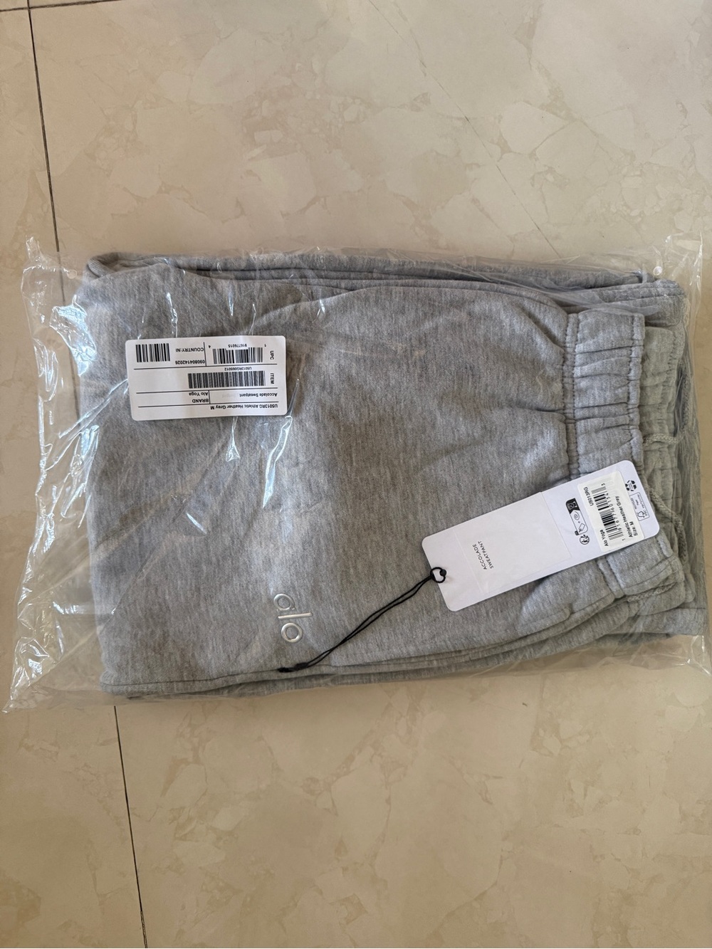 Alo Yoga Accolade 1/4 Zip & Sweatpant Set Grey M NWT - Picture 3 of 9
